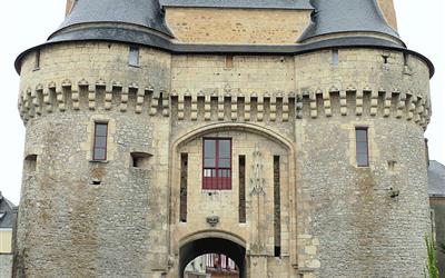 La Ferté Bernard proche de l'hôtel restaurant de l'Auberge de la Cloche à Theil sur Huisne dans l'Orne (61)