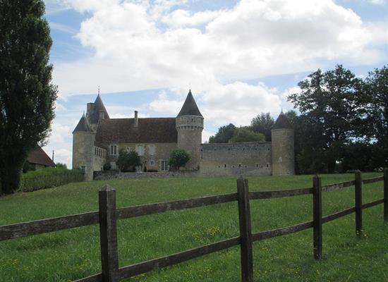 Manoir de l'Angenardière proche de l'hôtel restaurant l'Auberge de la Cloche à Theil sur Huisne dans l'Orne 